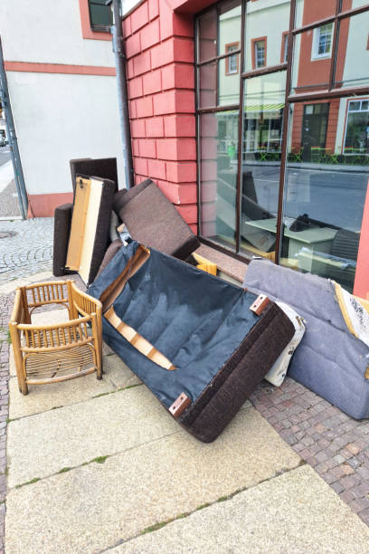Best Furniture Removal  in Lindenhurst, NY